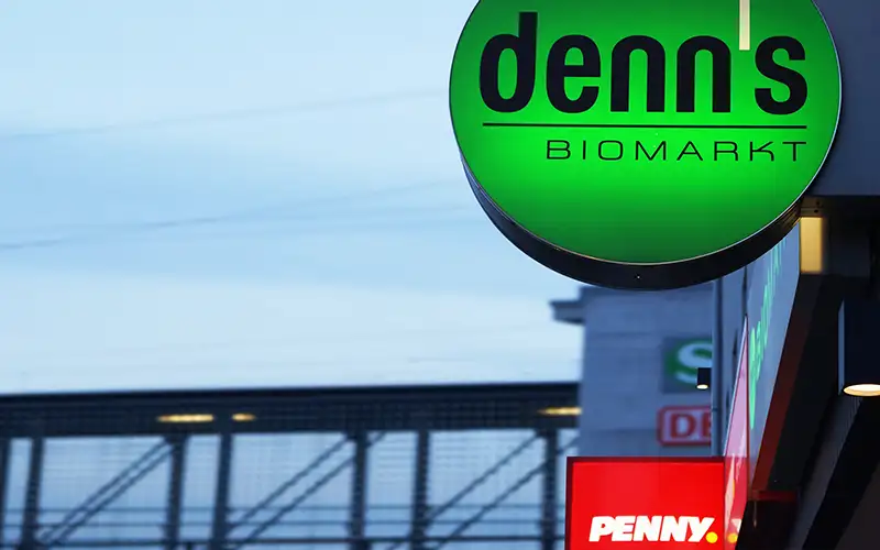 ausleger leuchtkasten beleuchtet backlit profilbuchstaben foliendruck folierung