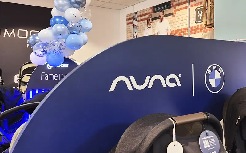 beschriftung folierung pos retail interior