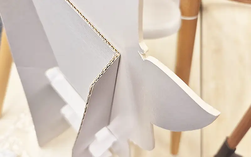 aluverbundplatte dibond material plattendruck displaykarton aufsteller rueckenstuetze wellpappe plattendruck