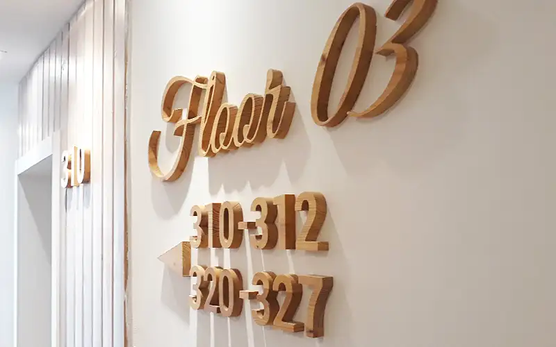 flurnummern holz profilbuchstaben leitsystem