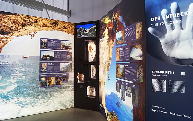 aufsteller plattendruck frameless wand hinterleuchtet fine art ausstellung textildruck