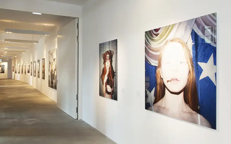 gallery print mit alu rueckrahmen ausstellung produktion