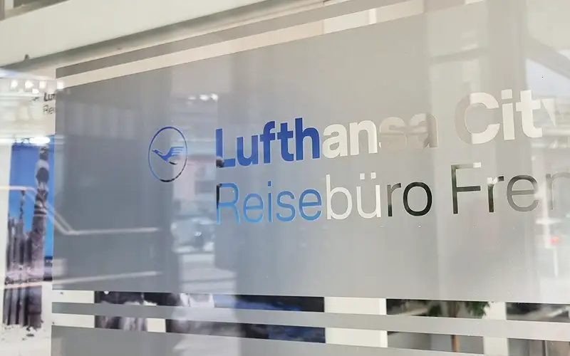 glasdekorfolie innenseitig beschriftung folierung