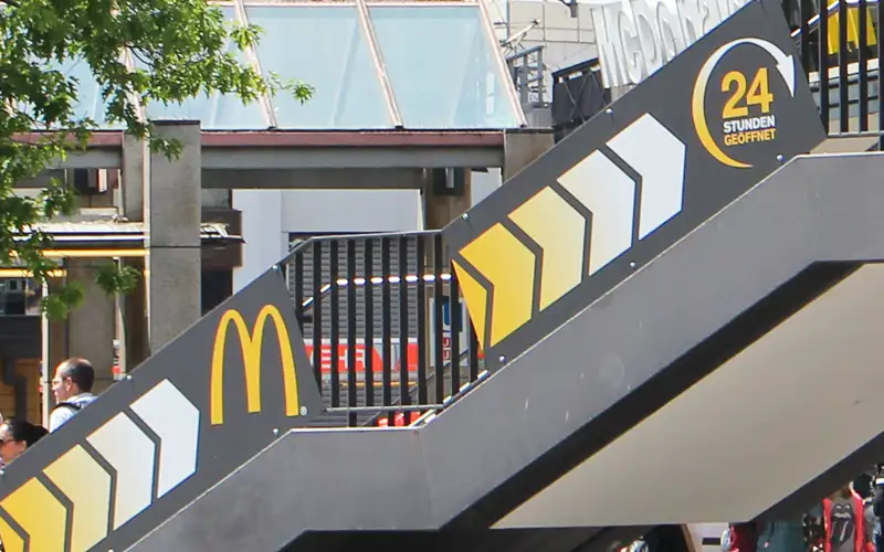 hartschuamplatte leitsystem aussenbereich plattendruck