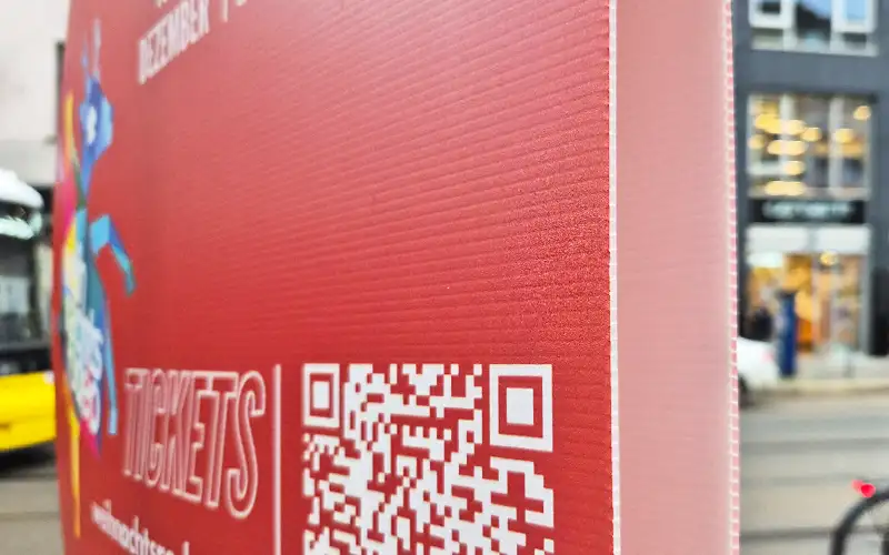 hohlkammerplatte laternenschild aussenwerbung plattendruck