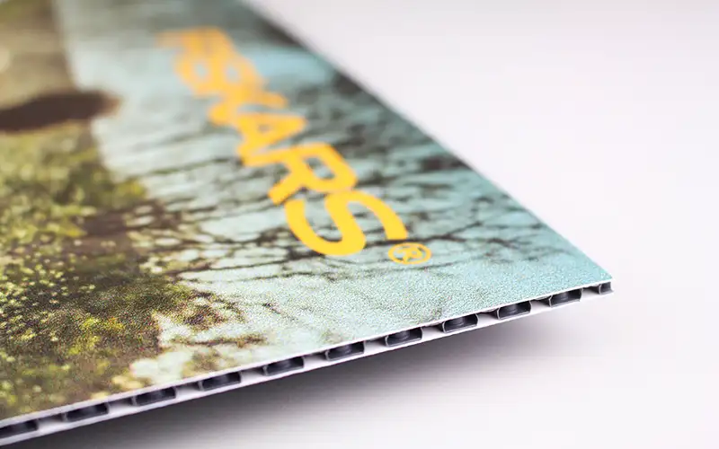 aluverbundplatte dibond material plattendruck hohlkammerplatten schwarzer kern green plattendruck