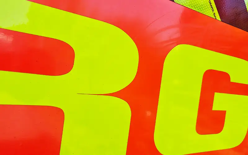 XXX neonfolie gelb orange fluereszierend beschriftung folierung