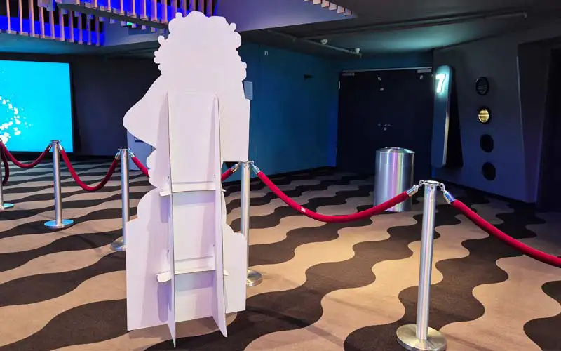 pappaufsteller rueckenstuetze pappe plattendruck