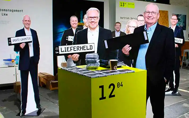 personenaufsteller messe produktion plattendruck