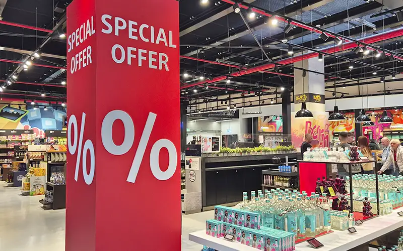 point of sale beschriftungen retail folierung