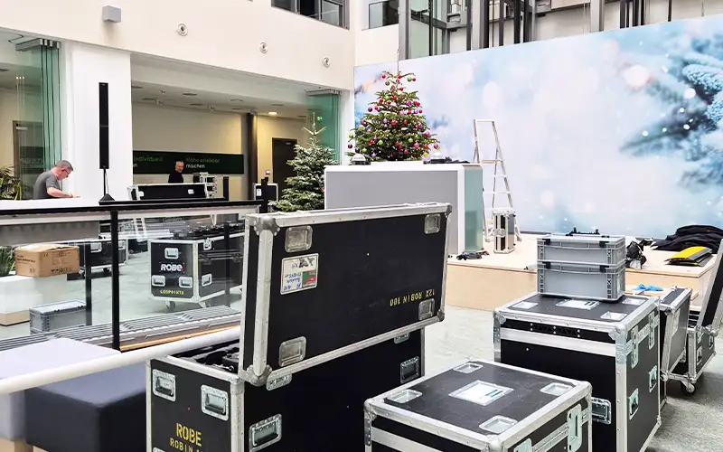 aufsteller plattendruck textildruck rueckwand event montage