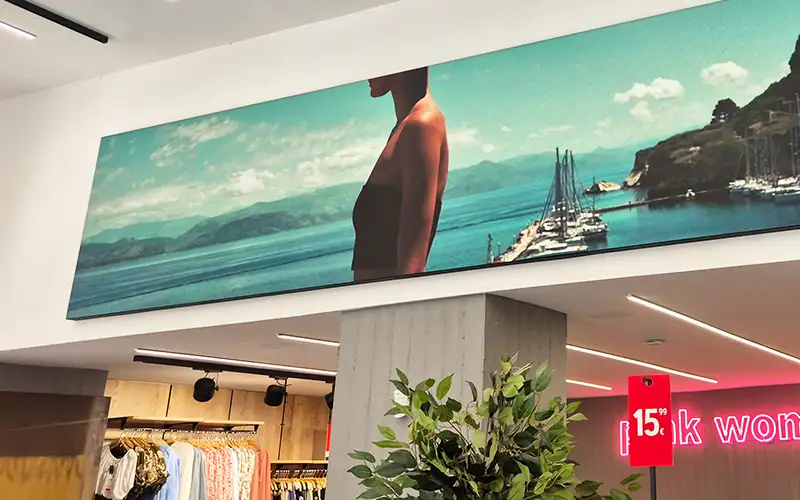 wandbild digital sign point of sale retail