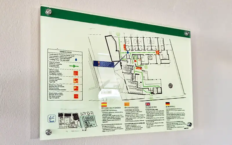 wandschild acryl sicherheitsplan selbstleuchtend foliendruck interior