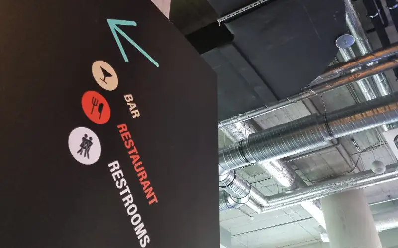 wandtapete leitsystem foliendruck